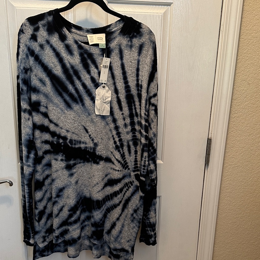 Anthropologie Black and Gray Tie-Dye Long Sleeve Tunic